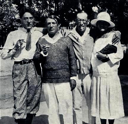 En 1916 conoció a Picasso y frecuentó a pintores y escritores de vanguardia: Guillaume Apollinaire, Max Jacob, Pierre Reverdy, Blaise Cendrars, Amedeo Modigliani.En 1917, los Ballets Rusos ofrecieron la primera representación de "Parade" , ballet ideado por Cocteau, Erik Satie