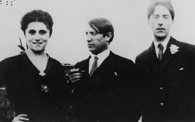 y Picasso que provocó escándalo.En 1919 conoció a Raymond Radiguet, encuentro que lo llevó a escribir _Le secret professionnel_ (1922), tratado de arte poética y de estilo de una gran profundidad.