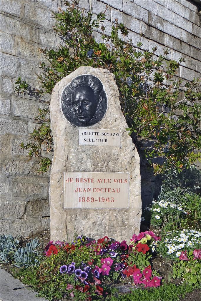 Murió en Milly-la-Forêt, el día 11 de octubre de 1963, víctima de un infarto de miocardio, horas después de enterarse del fallecimiento de su amiga Édith Piaf.