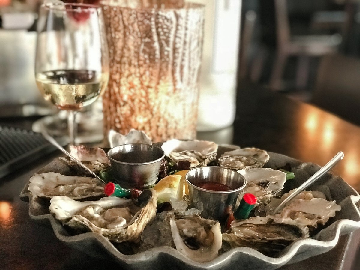 Don't look back and think "I could have eaten that," Join us for an unforgettable dinner!

 #diningoutsd  #youstayhungrysd  #dinelocalsd  #sandiegorestaurants  #visitsandiego  #downtownsd  #bestofsandiego  #yelpsandiego  #gaslampquarter  #gaslampdistrict  #osetrasd