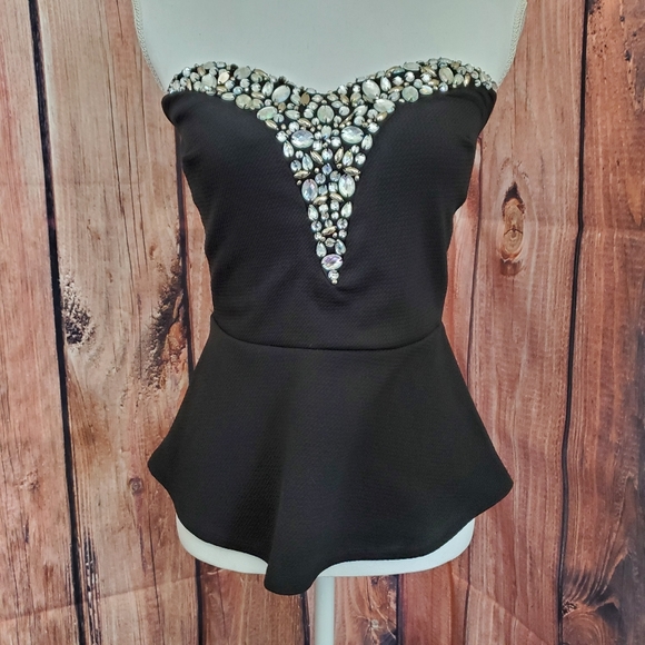 Aygulia1's tweet photo. So good I had to share! Check out all the items I'm loving on @Poshmarkapp from @jaaaaniee @1QTFruityMonkey #poshmark #fashion #style #shopmycloset #art #rue21: https://t.co/nO0D2EZwNI https://t.co/qGwkNzFNte