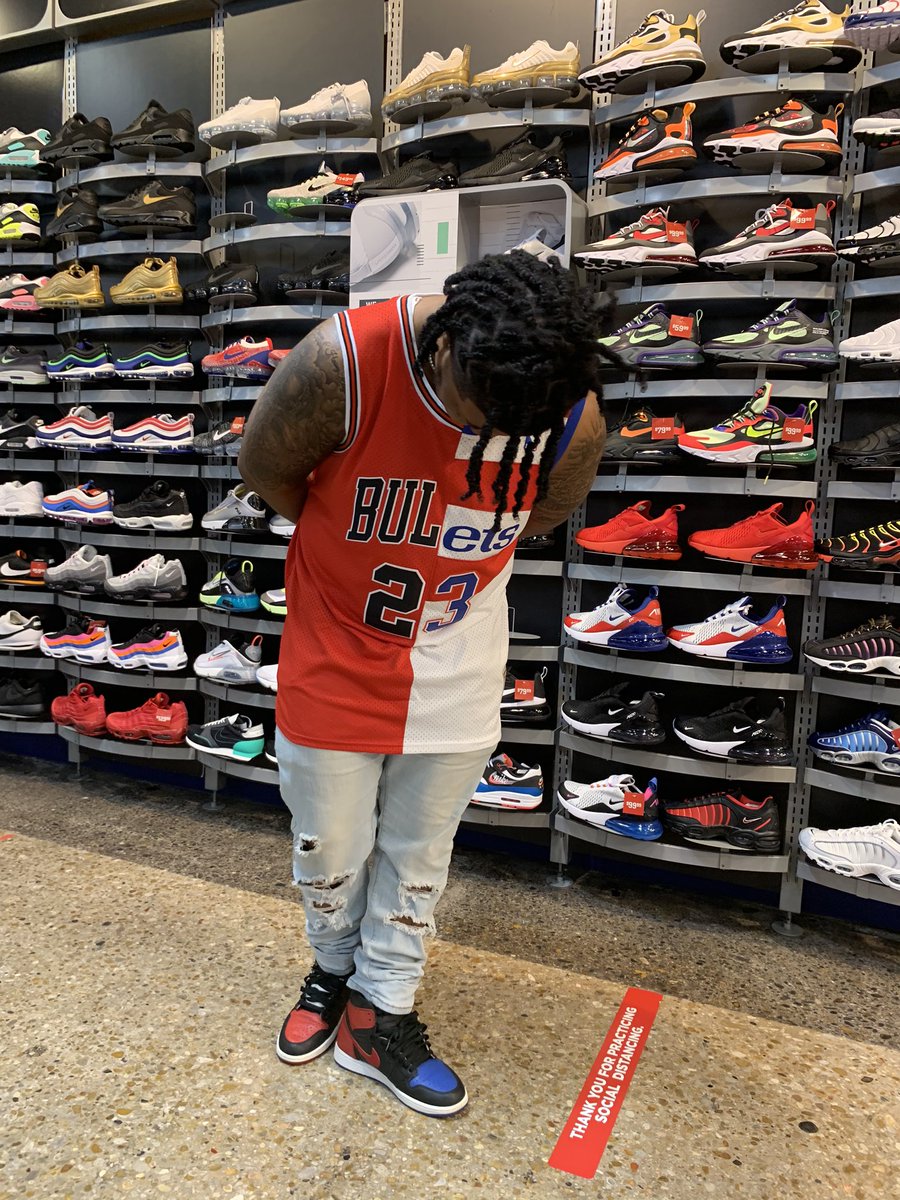 Pusha_Deezy's tweet photo. Lemme bring you up to speed...it’s Deezy’s world.🌎 https://t.co/Di8YAkaGYv