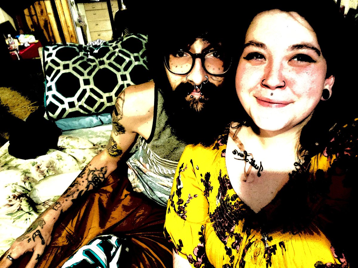 SeatedWing's tweet photo. [Picture][Dump]::[4th][of][Ju[LIE]]

#imdimmb #alternative #artist #goth #punk #boyswithtattoos #boyswithpiercings #facetattoosquad #girlswithtattoos #beautifulgirls #aliens #alienlovers #everythugneedsalady #beauty #bae #muse #baby #bettertogether #dreamteam #teamwork #killingit https://t.co/vckCaQT9dU