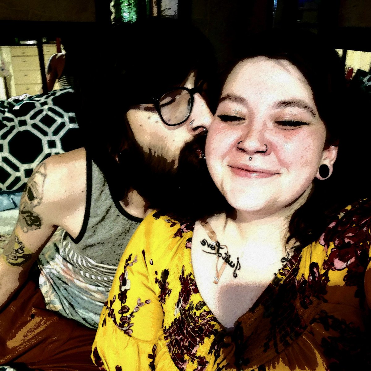 SeatedWing's tweet photo. [Picture][Dump]::[4th][of][Ju[LIE]]

#imdimmb #alternative #artist #goth #punk #boyswithtattoos #boyswithpiercings #facetattoosquad #girlswithtattoos #beautifulgirls #aliens #alienlovers #everythugneedsalady #beauty #bae #muse #baby #bettertogether #dreamteam #teamwork #killingit https://t.co/vckCaQT9dU