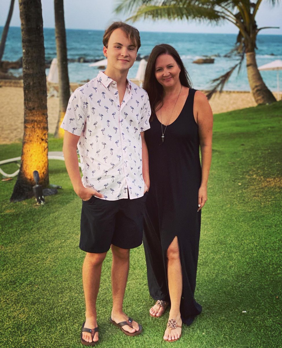 fabmomfl's tweet photo. @RitzCarlton Happy 4th of July Y’all 🇺🇸💙❤️ https://t.co/AHL1oA8oce