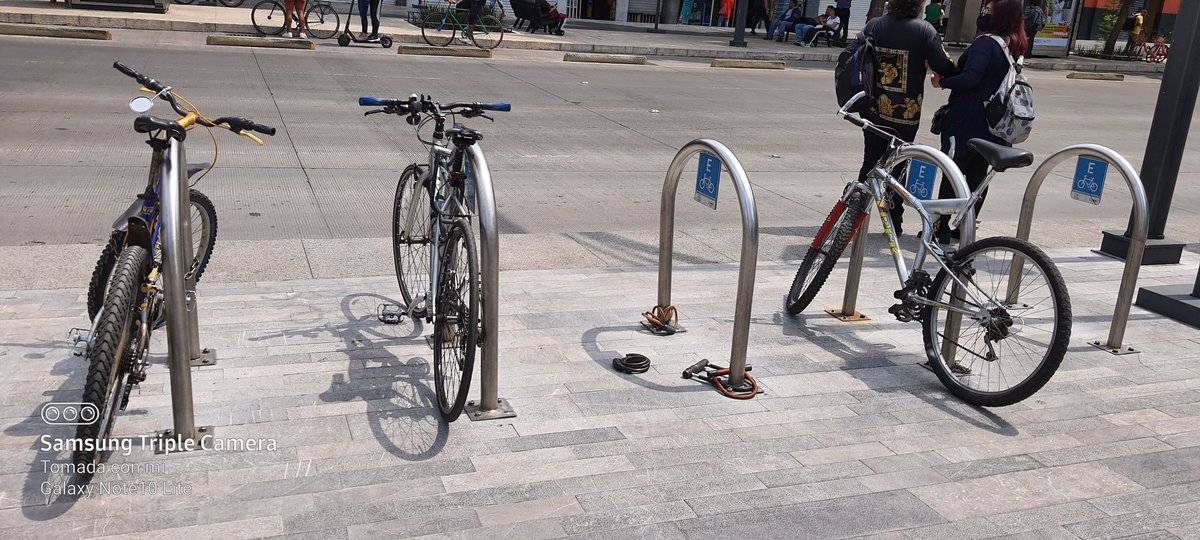 Ricardostely's tweet photo. Hola chicos me ayudan a localizarla
#BiciRobada esto en bellas artes sobre la alameda central hora aproximada 03:10pm, pido la ayuda de quien sea que me pueda prestar una bicicleta para poder moverme a mi trabajo en lo que junto dinero para comprarme una nueva gracias.... https://t.co/GUNrSYdfQH