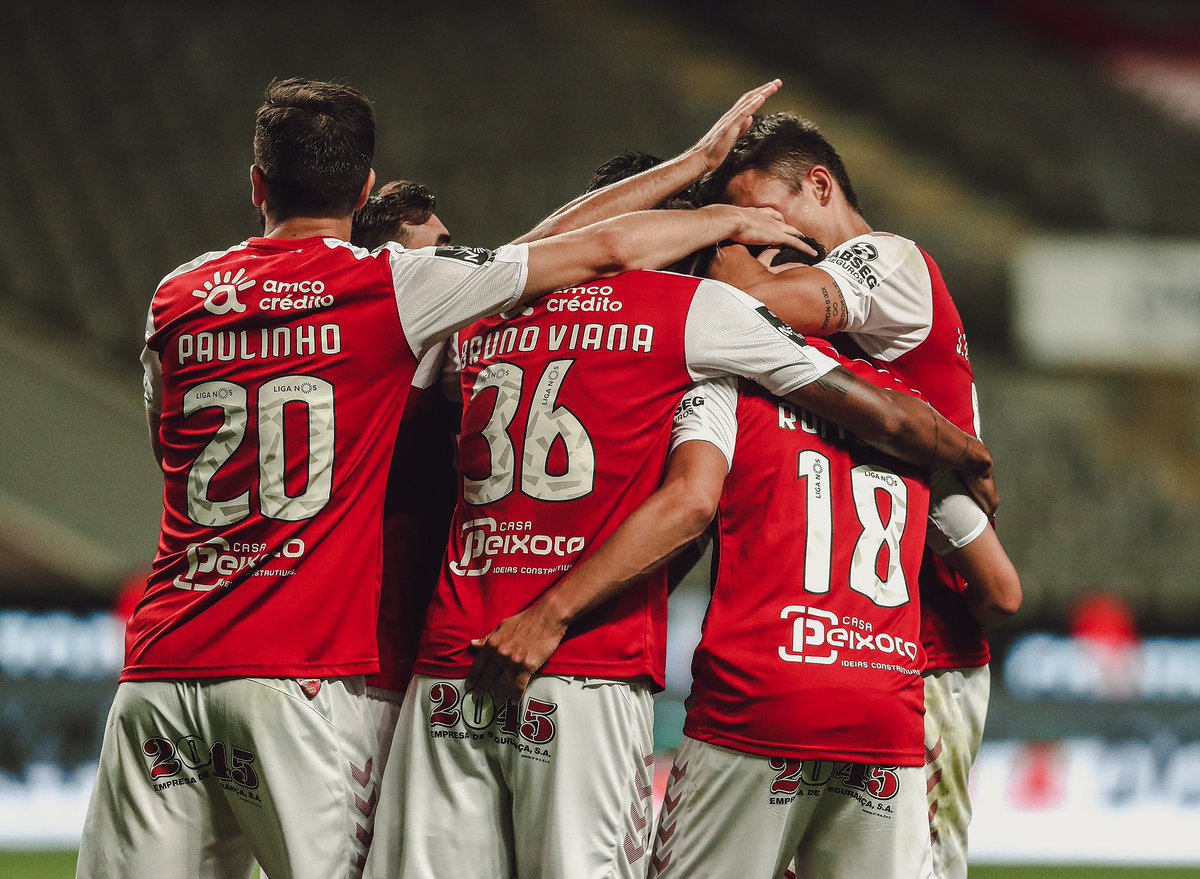 ligaportugal's tweet photo. Quatro golos na vitória bracarense sobre o CD Aves!
SC Braga 4 - 0 CD Aves
Crónica e Resumo do jogo: https://t.co/4L31HJjhBh
Homem do jogo Liga NOS: Paulinho (SC Braga)
#futebolcomtalento #LigaPortugal #LigaNOS #SCBCDA https://t.co/9UljJX2TIx