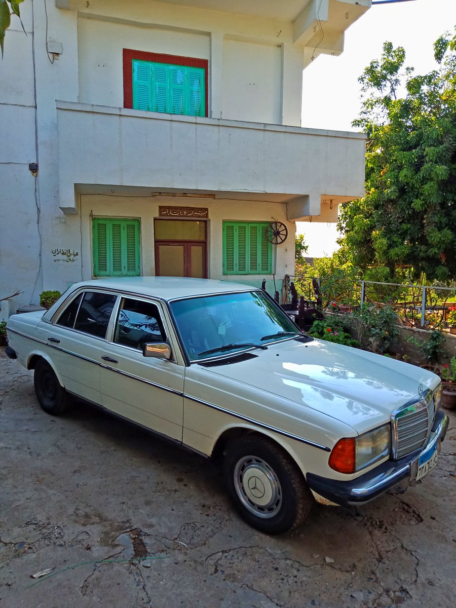 elftatri's tweet photo. New E200💙 https://t.co/7ISmJOZug0