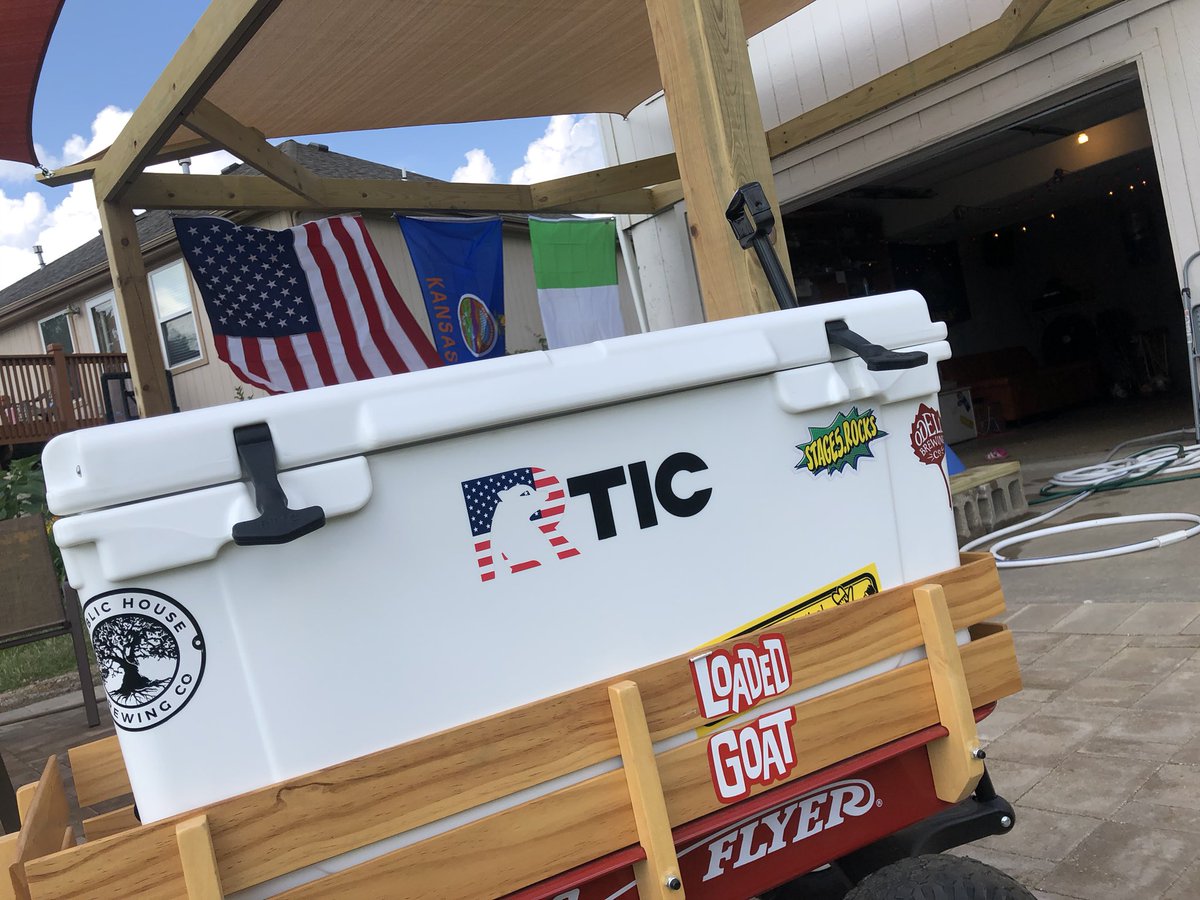 jdbenning's tweet photo. #FreedomWagon @RTICCoolers https://t.co/YwK95qus2f