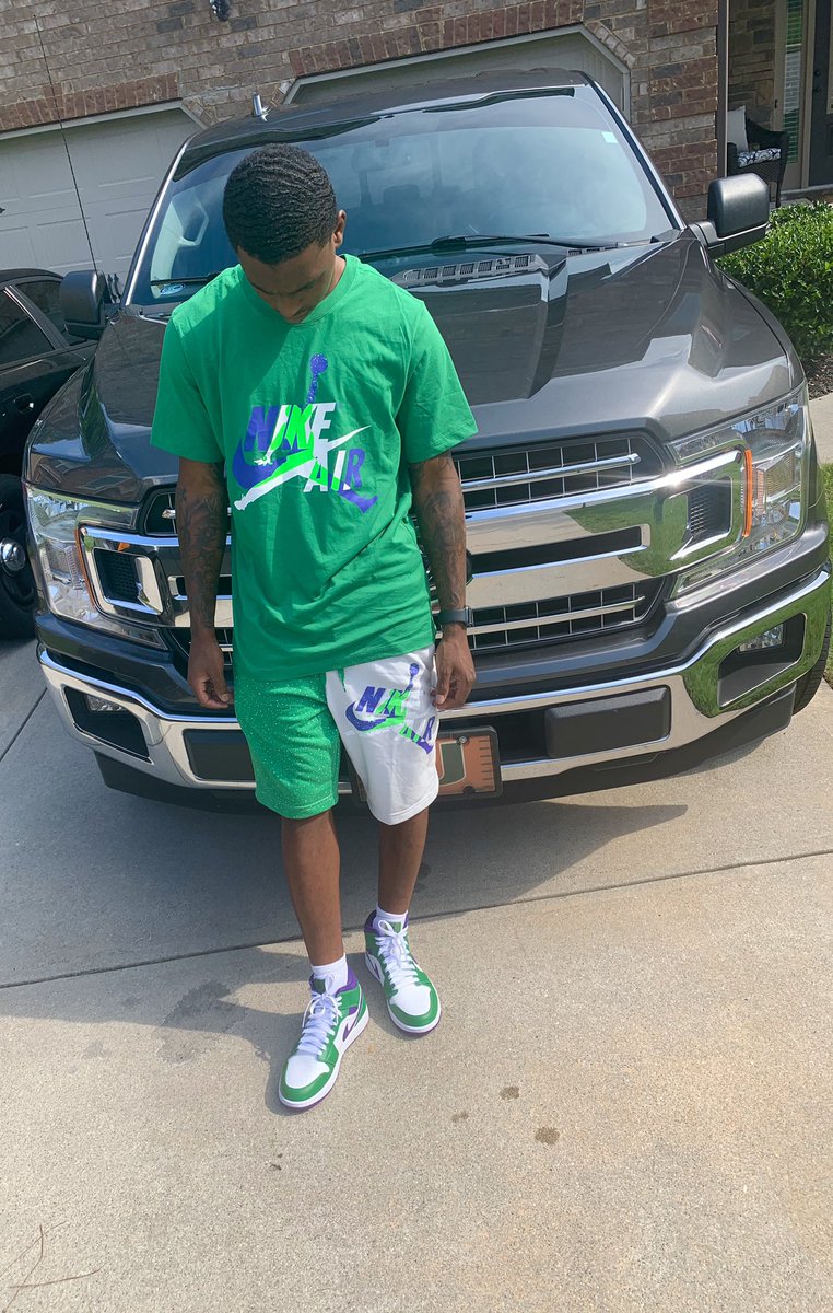TyreeAntwan's tweet photo. I’m just trying to keep my eyes on my own paper like my teacher told me💯🤘🏾💰
#LLP🕊 #LLM🕊 https://t.co/0CH8WB9pQQ