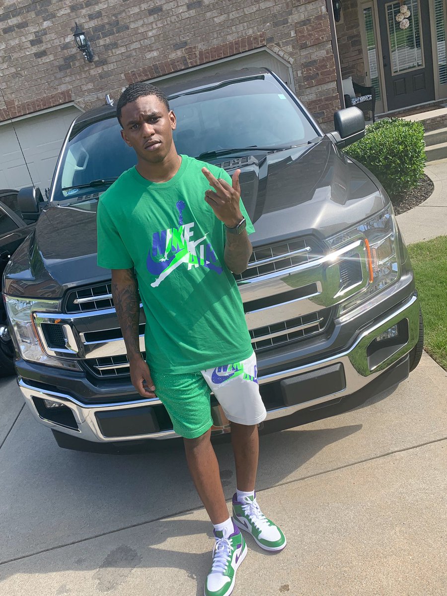 TyreeAntwan's tweet photo. I’m just trying to keep my eyes on my own paper like my teacher told me💯🤘🏾💰
#LLP🕊 #LLM🕊 https://t.co/0CH8WB9pQQ