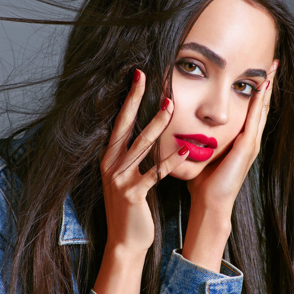 AnnanLisa's tweet photo. Forever proud of you @SofiaCarson. Proud of everything you do. #FeelTheBeat and #missumorethanuknow are masterpieces. Thank you for these. I hope you see this so you know how much we love you and all of your ins and outs! (Ins and Outs is one of our favorite @SofiaCarson songs)♥️ https://t.co/vQPbApEMEA
