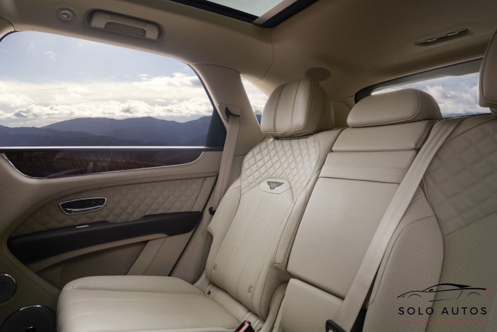 soloautos_mx's tweet photo. Bentley Bentayga 2021; el SUV de lujo se actualiza. La firma inglesa recientemente presentó la actualización de su modelo más vendido.

#Bentley #Bentayga #SoloAutos https://t.co/xJU9yrrRWB