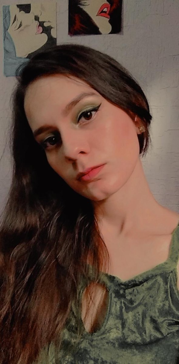 H e l e n tweet media