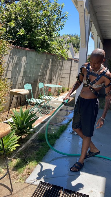 Sinning https://t.co/x57qhj5Jni