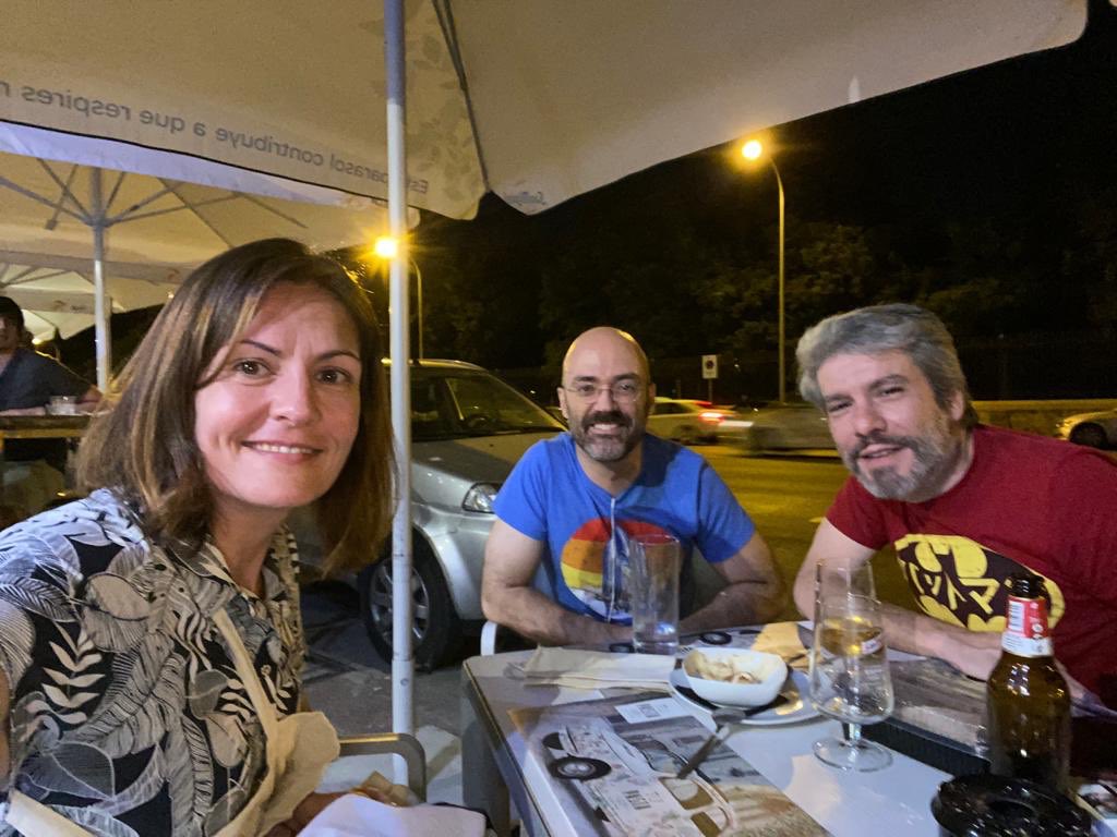 joseagarciajere's tweet photo. #ElementosBoom saliendo del confinamiento. Una cena maravillosa. Solo nos faltó @Daynras https://t.co/NJlkpr5mSU