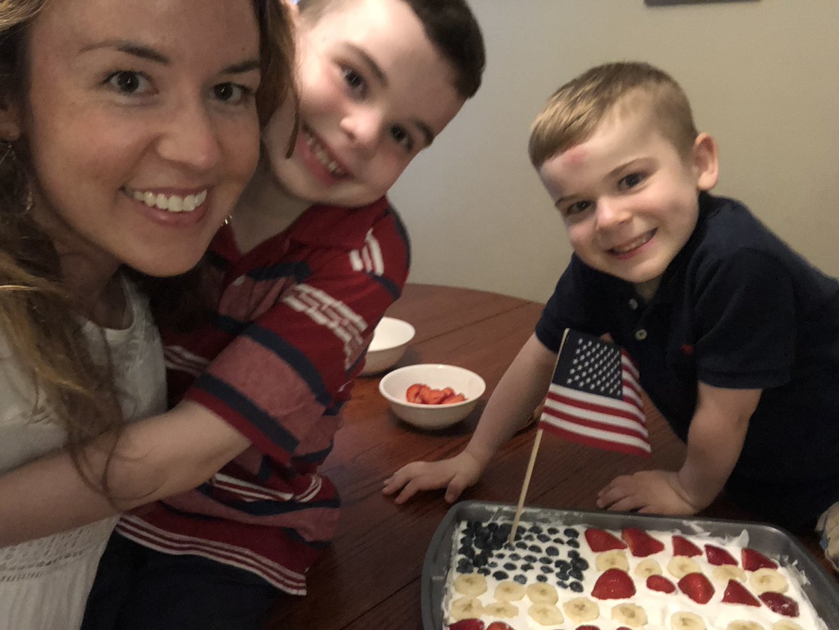MaureenFeltz's tweet photo. Happy Birthday, America! ❤️🇺🇸🎂 #July4thPhilly #flagcake @NBCPhiladelphia https://t.co/YNaRwitN8o