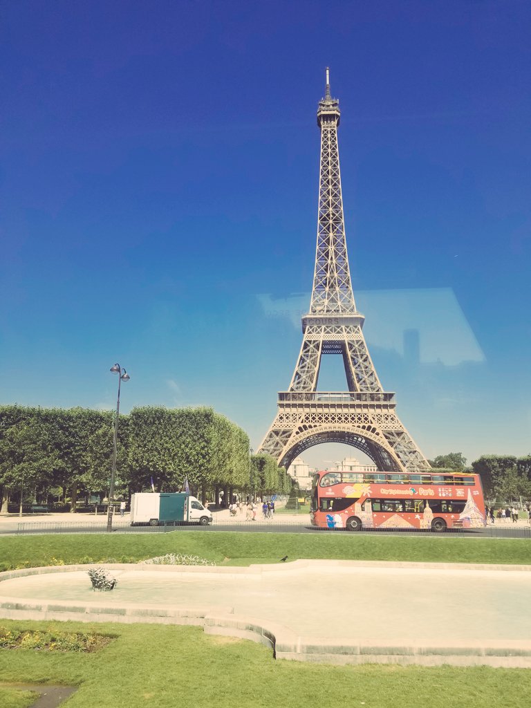 pandaberface's tweet photo. #AllCountriesMatter 

From my trip to Paris! So lovely! Much better than this crusty country! https://t.co/PBqmE1LH5M