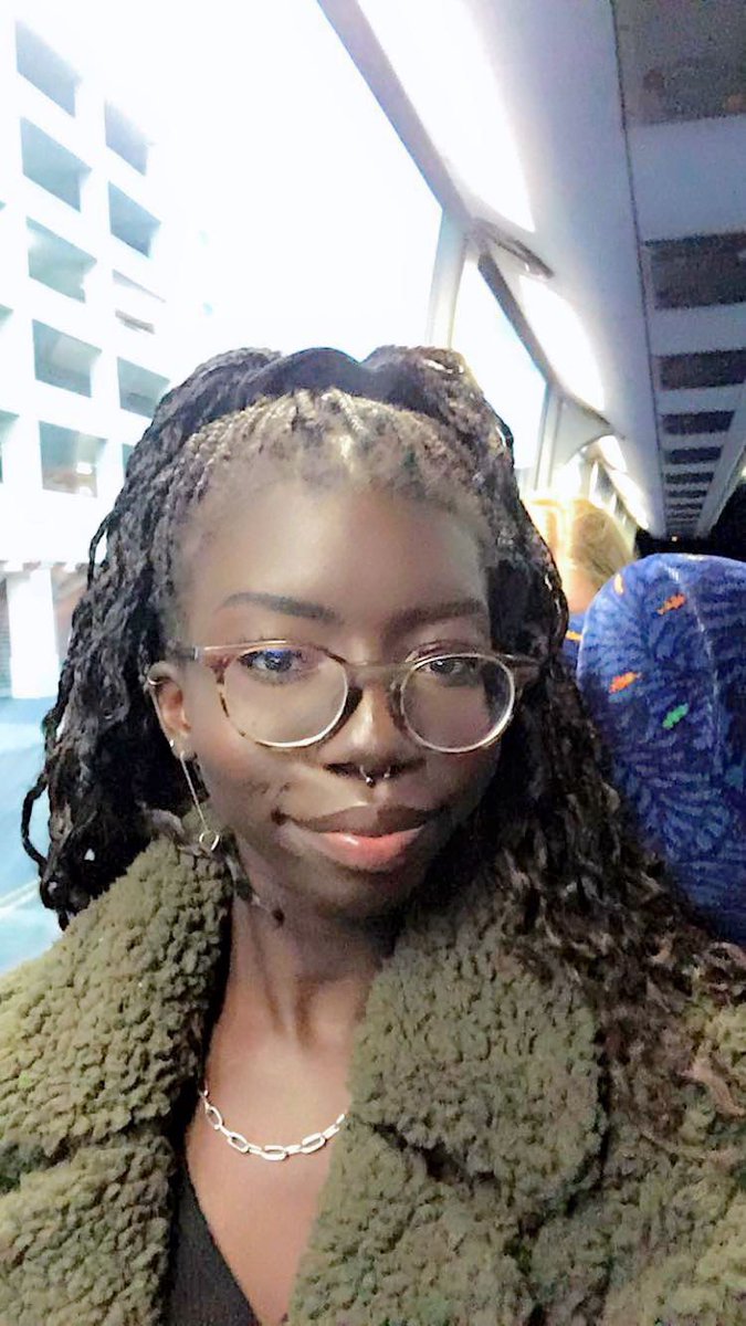 sarahlugor's tweet photo. i wanna get xtra long braids again i feel like i was in my prime https://t.co/gXjVW5TPt8