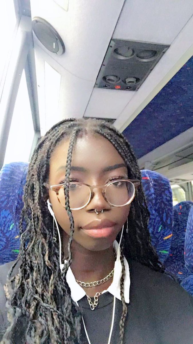 sarahlugor's tweet photo. i wanna get xtra long braids again i feel like i was in my prime https://t.co/gXjVW5TPt8