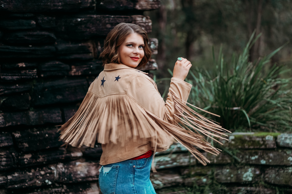 LucieTigerMusic's tweet photo. Fringed jackets and spinning around. Name a better combo, I’ll wait. #roadtripamericana #countrymusic #americanamusic #fringejacket https://t.co/B2OG9zKnpA