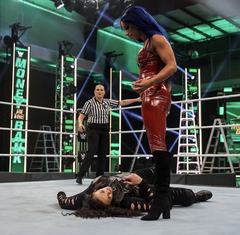 Thread of Sasha Banks being the best dressed in WWE 