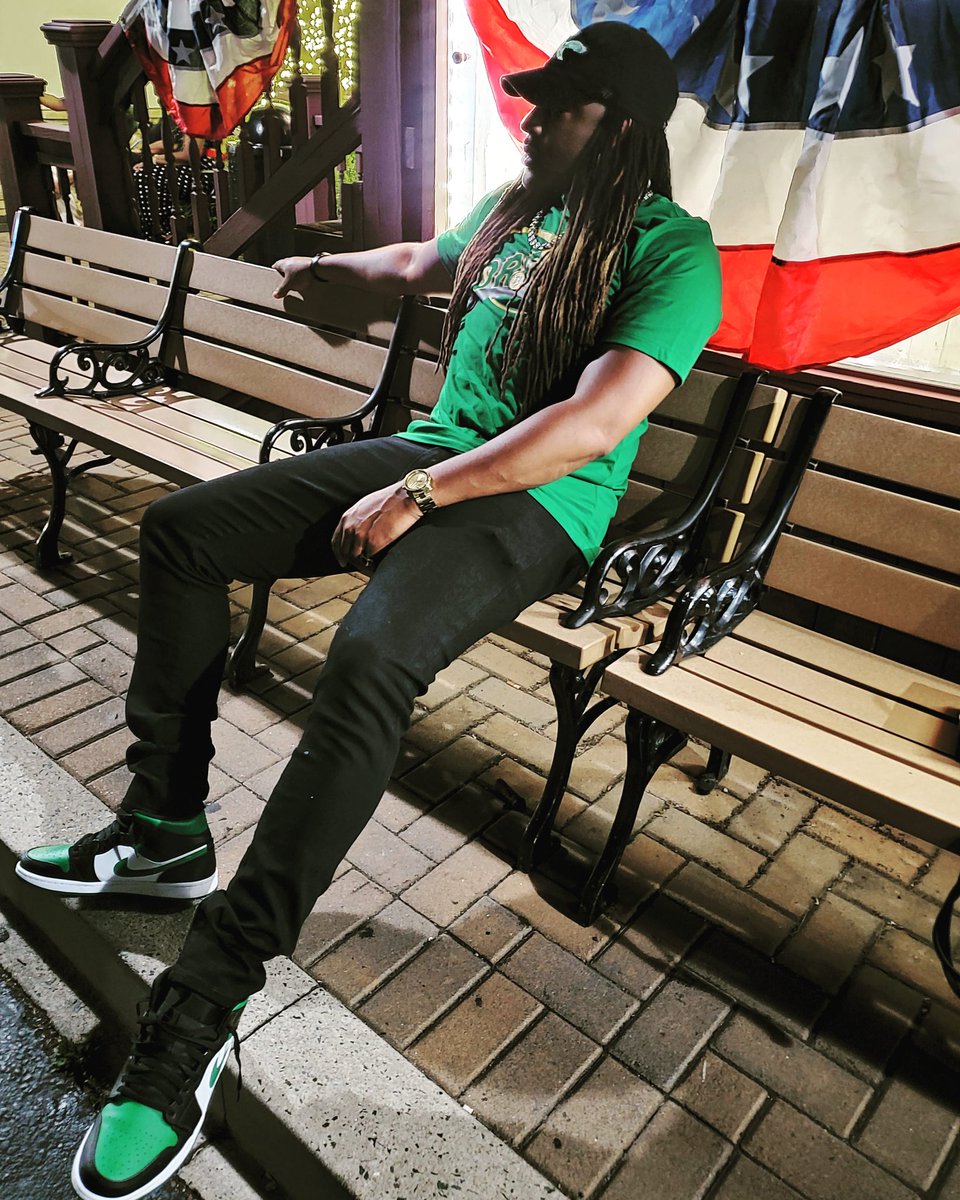 PHILLY_PHARAOH's tweet image. #outchere