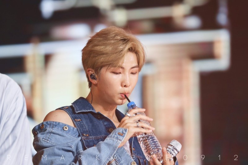 Trrr_Trrr_'s tweet photo. 20180707 물마시는 것두 섹시한 우리애 좀 봐주세요💘 https://t.co/70OuR0SL9h