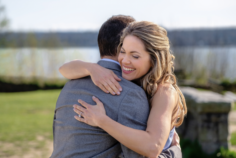 hallmarkchannel's tweet photo. Planning a wedding isn’t always perfect, but Molly @HuttonPascale and Nick @KavanjSmith are all about embracing the imperfections. Can they plan their dream wedding in time? #ThePerfectBride #WeddingWeekendCountdown. #4thofJuly https://t.co/Mz16VSFch0