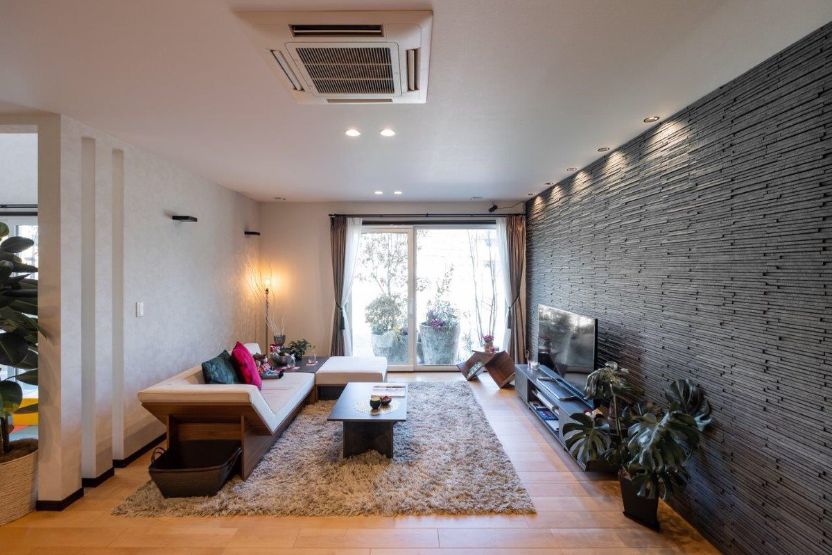 ヤマト住建 立川店 בטוויטר 横浜住宅展示場のリビングです 壁一面にアクセントを入れるだけで高級感のある落ち着いた雰囲気になりますね 注文住宅 自由設計 House Home インテリア デザイン ヤマト住建 暮らし 家族 リビングインテリア テレビ台