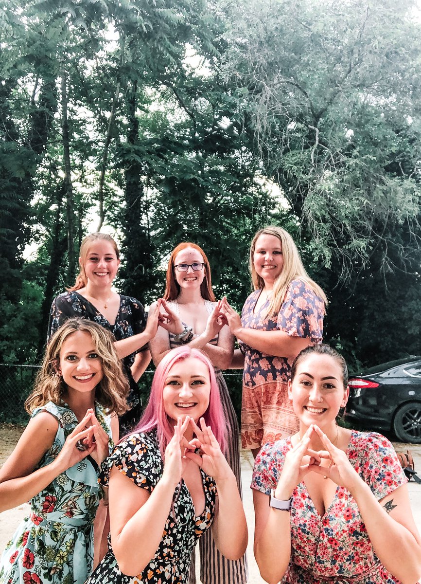 GO GREEK. FIND YOUR GIRL GANG. 👯‍♀️✨