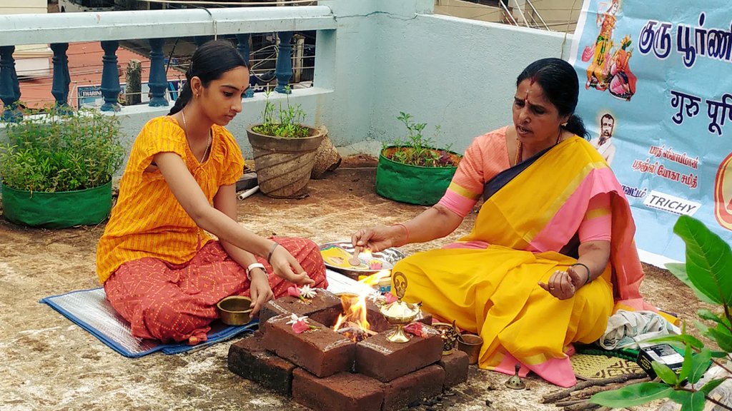 Omji. Gurubhyonnamaha. GuruPurnima Havan with my grand daughter 🙏🙏🙏