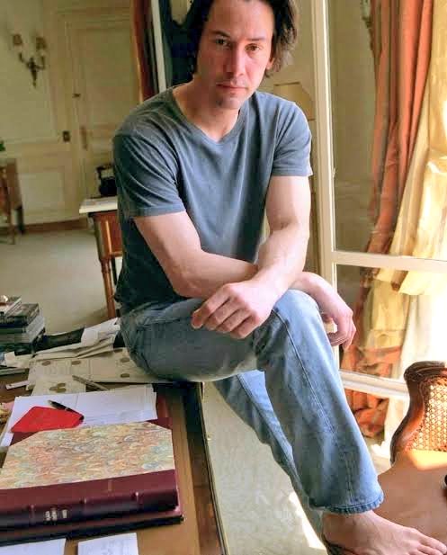 partygirlu2's tweet photo. cleansing your timeline with the beauty of keanu reeves in paris https://t.co/niUvl15Vvt