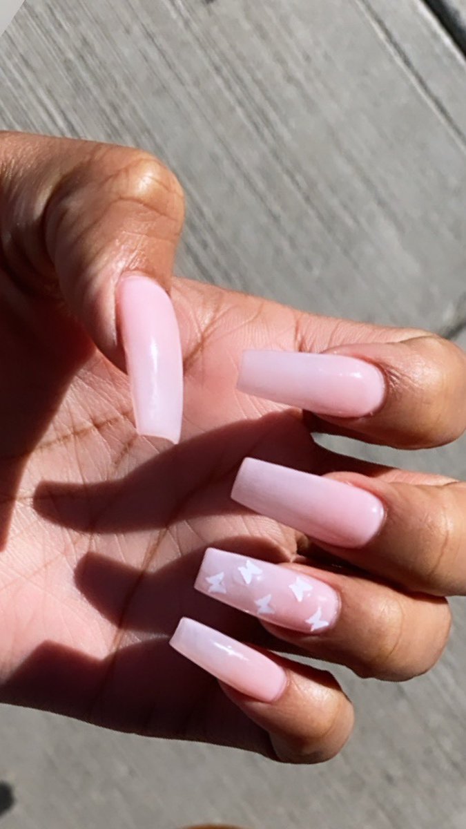 rosenatalie_'s tweet image. She’s back 💕✨

MY NAIL TECH RYAN IS THE BEST.
He is why I don’t go to anyone else 🥰

#nailsarelife #coffinnails #coffinshapenails #butterflynails #butterflynailart #longnails #longnailsdontcare