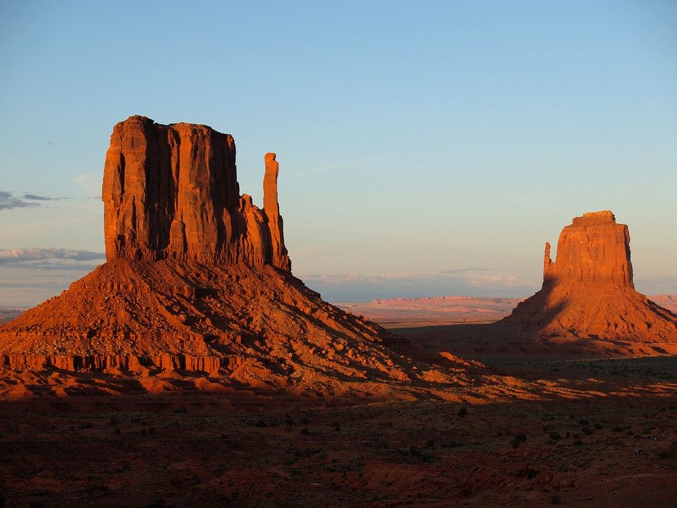 BrexitLondon's tweet photo. 4th July 2020 - the National Day of the United States of America. 

Views of America: Monument Valley in the state of Utah (photograph below).

#4thofJuly 
#4thofJuly2020 
#4thJuly 
#July4th 
#July4th2020 
#4thJuly2020 
#July4 
#US
#USA
#Travel 
#Utah https://t.co/tEwDbQj0AM