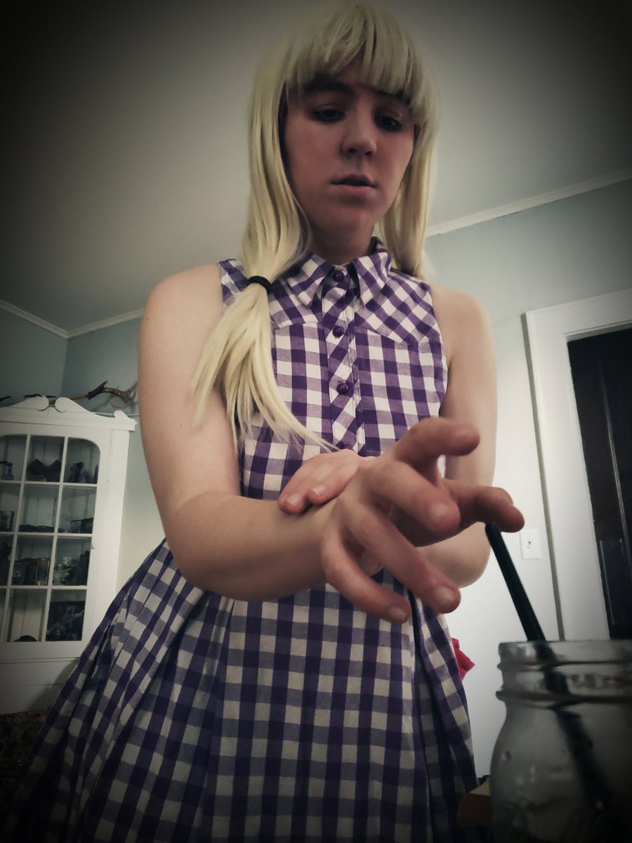 AetherAria's tweet photo. Louise Serling is having a Very bad day. @thepenumbrapod #7DaysOfCosplay #TPPDay7 #LouiseSerling #ThePenumbraPodcast
(donation proof in thread <3) https://t.co/UbqSxsMnzW