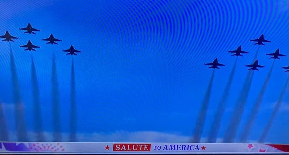 TheRealBuzz's tweet image. Happy Birthday America. Anca and I celebrated with homemade patriotic cookies and watching the @WhiteHouse’s Air Show and Celebration from a “safe distance”...our home. 🇺🇸🚀 #ProudToBeAnAmerican #4thofJuly