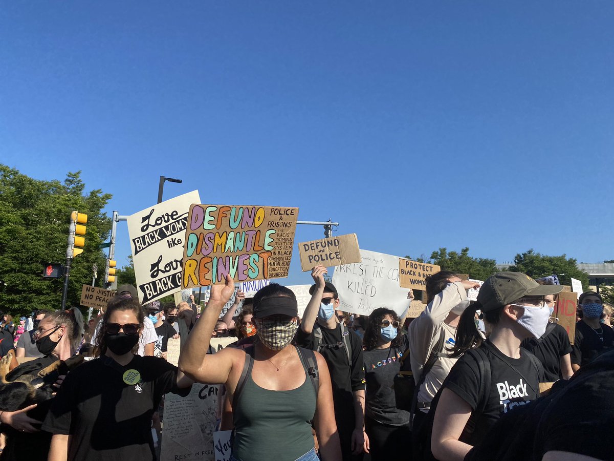 Suzanne Sausville tweet media