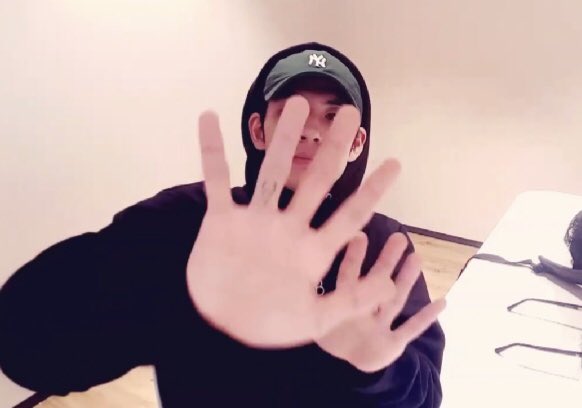 wonpilstattoo's tweet photo. you're doing well~ https://t.co/psqnA7V2yU
