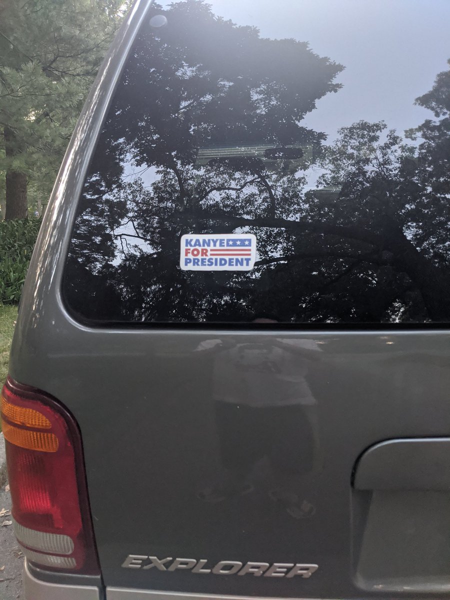 LemthurDrye's tweet photo. I've been on this train since 2016 and I'm all in. I don't vote but @kanyewest is my exception. #kanye2020 #2020Vision https://t.co/wSOvMhXCQD