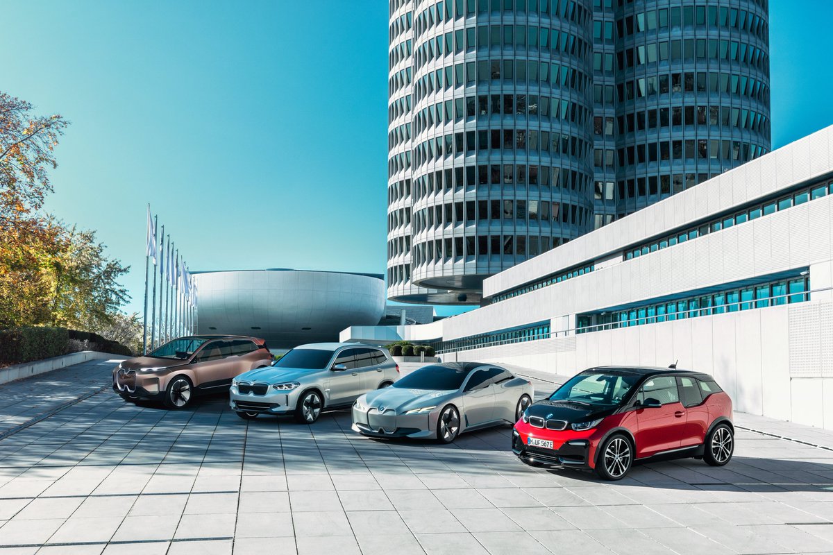 AllEnginemagaz1's tweet photo. 7.2 millones de #autoseléctricos rodaban en el mundo en 2019

De acuerdo Statista, las ventas de automóviles eléctricos de pasajeros aumentaron a 2,1 millones el año pasado, lo que elevó el stock mundial a 7,2m de automóviles eléctricos e híbridos enchufables. https://t.co/HyaWZbr2tU