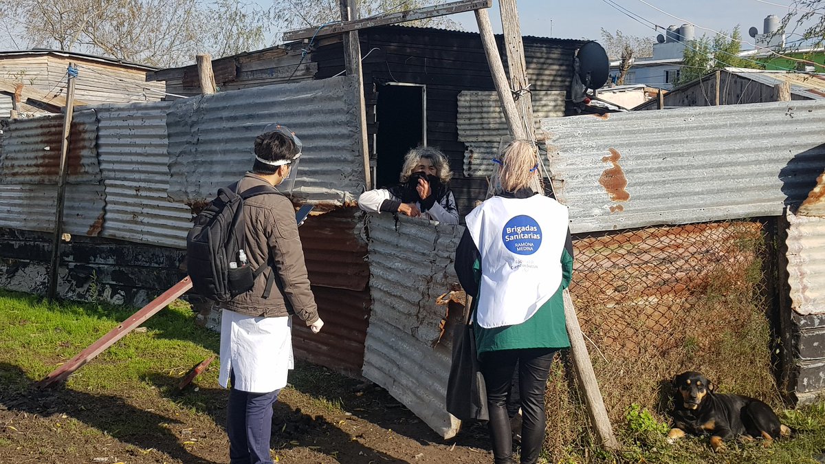 colectivoexacta's tweet photo. Esto demuestra la solidaridad y voluntad de decenas de estudiantes que salimos, no solo a detectar casos sospechosos de COVID, sino sobre todo, a escuchar, contener y acompañar a quienes se encuentran atravesando el ASPO en los barrios populares. https://t.co/u3XSvmm7ga