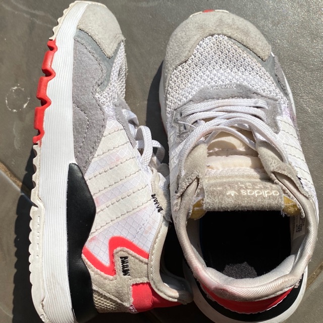 DeviArieCindy's tweet photo. Saya menjual Adidas anak seharga Rp250.000. Dapatkan produk ini hanya di Shopee! https://t.co/ZnkwFBjJLy #ShopeeID https://t.co/ozYFpB0dox