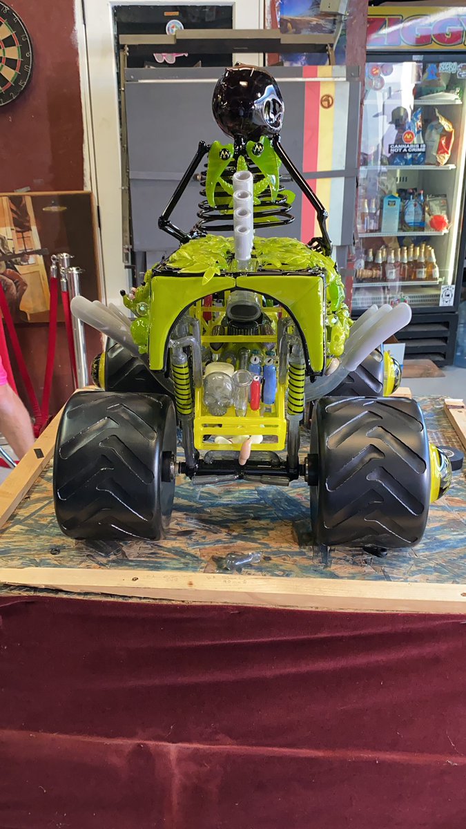 ZiggySmokeShops's tweet photo. Molten Art Classic 6 finally completed. Pushing the boundaries once again⚡️ Happy Fourth of July #Ziggys #MAC6 #MonsterTruck https://t.co/KpGcelo918