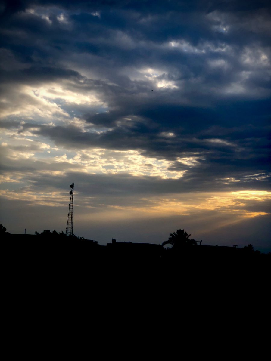 inserts_sarcasm's tweet photo. 5:15 am https://t.co/D57aLPGeOV