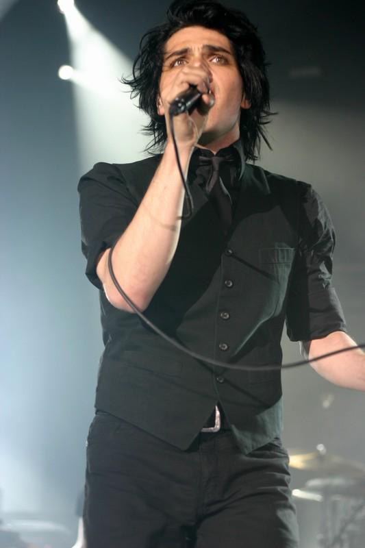 a thread of gerard's black waistcoat from 2007 aka my favorite look