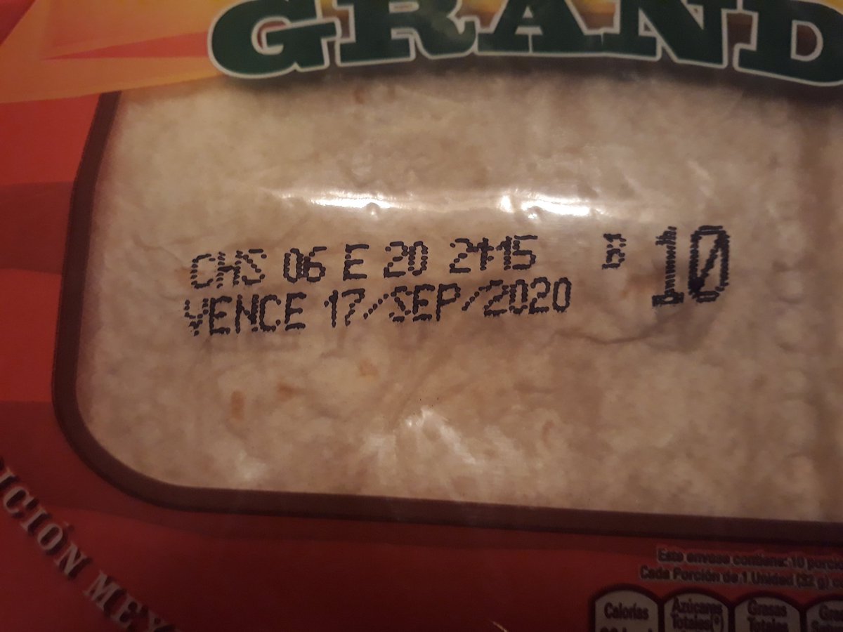 Nachokos's tweet photo. Una tortilla @TiaRosaMx compradas en @LIDERcl de Villa Alemana, recién salidas del empaque y ya venía mordisqueada. 👍 Increíble https://t.co/VD42BM0V2y