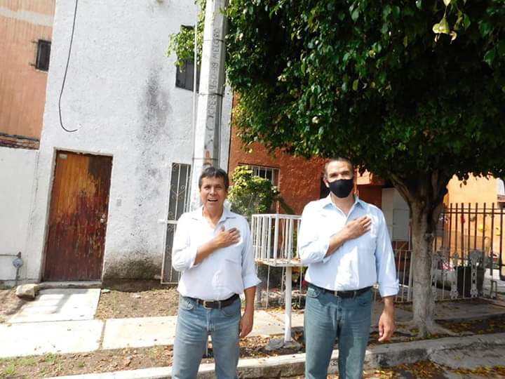 mauricioruizo's tweet photo. Los políticos de los partidos de siempre carecen de sensibilidad con las causas populares, siempre acostumbrados a la parafernalia se han distanciado del pueblo.

¡Los @DipMorenaQro tenemos claro que sólo el pueblo puede salvar al pueblo! 

#Queretaro
#Distrito2Local
#LaObrera https://t.co/6AWiLOGb7T
