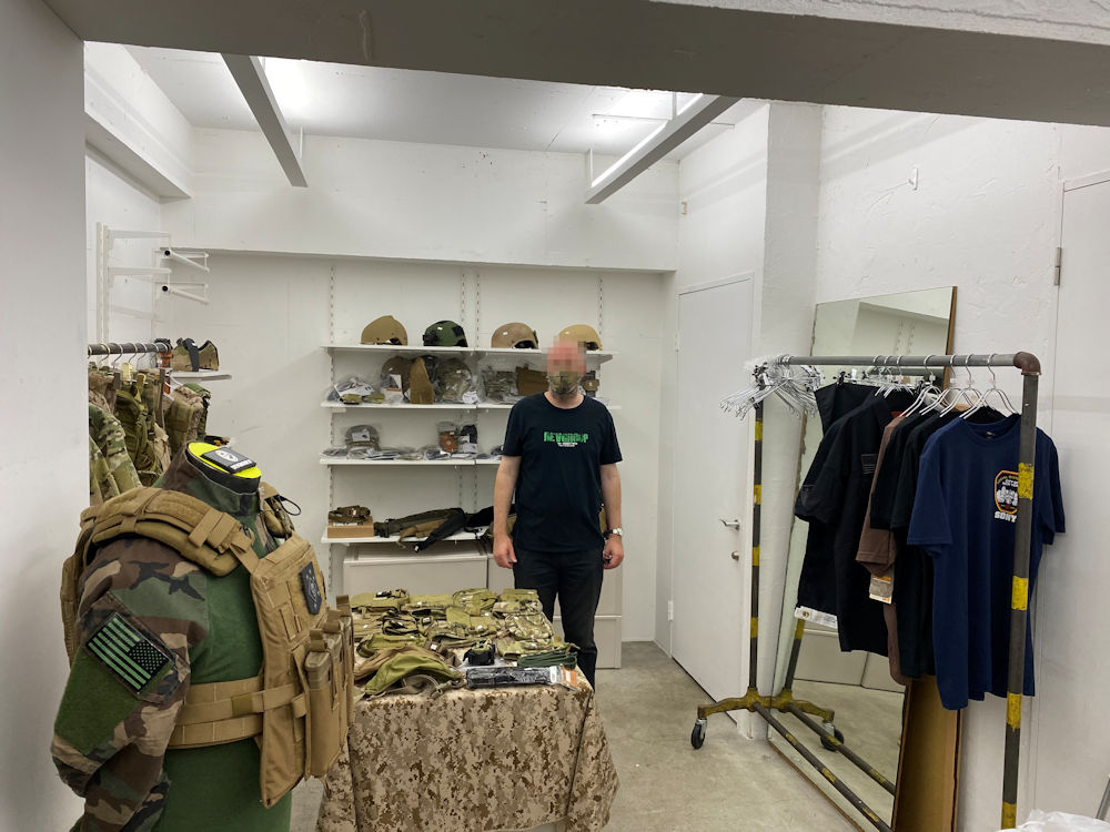 captainkuhio's tweet image. 昨日、「DEVGROUP」ポップアップストアが4日間限定オープンというので行ってきました。米国特殊部隊ギアが中心で、クロージングだけでなく、装備品など興味深い物もたくさんありました。中目黒駅から歩いて5分くらいです。
今日が最終日、ご興味のある方は是非！

#Devgroup.jp