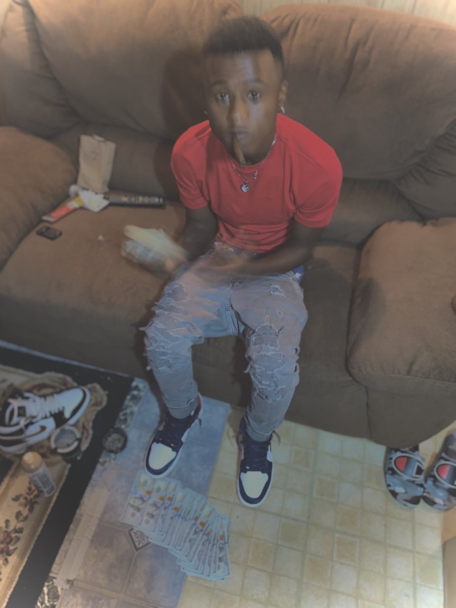 staytrilld2's tweet photo. fuck how they feel i only care boud my dead ones 🖤 https://t.co/zKEpV3zaHA